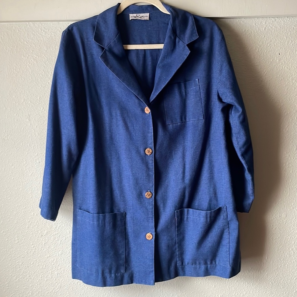 Vintage denim blue button down blazer by Hillard & Hanson